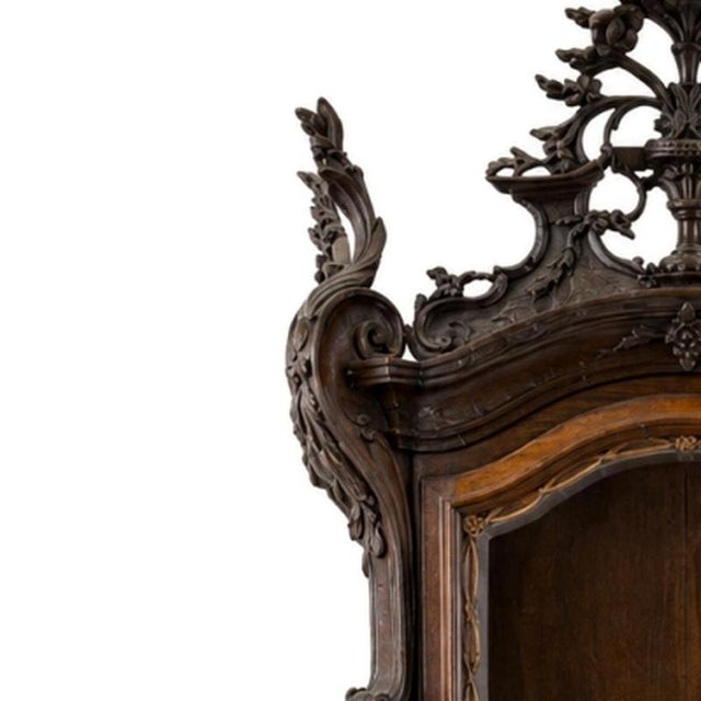 Sacred Art - Oratory of D. Jose - 18th Century. Portuguese, 18th century; made of chestnut wood with carvings....