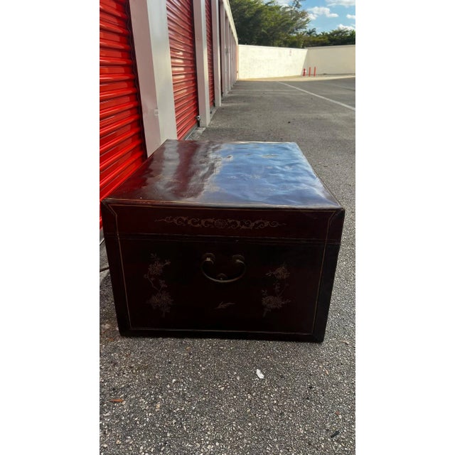 Late 19th Century Late 19th Century Chinese Hand-Painted Vellum Leather Trunk For Sale - Image 5 of 12