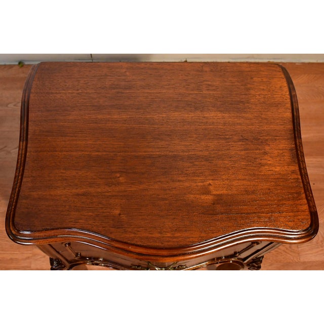 French 1930s Pair of French Carved Walnut Nightstands / Bedside Tables For Sale - Image 3 of 13