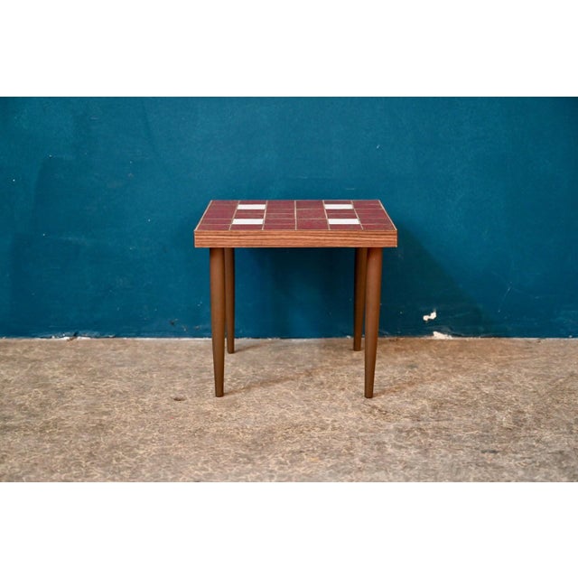 Vintage Side Table in Red and White Ceramic Top, 1960s For Sale - Image 3 of 6