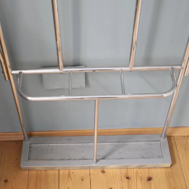 Silver French Art Deco Polished Aluminum Coat Stand, 1940s For Sale - Image 8 of 10