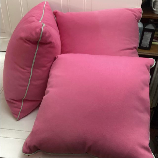 1980s Set of 3 Elegant Side Zippered Pink Plush Decorative Pillows For Sale - Image 5 of 8
