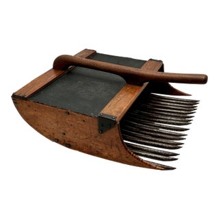 Excellent Antique Cape Cod Massachusetts Wood & Steel Cranberry Rake - Scoop With Nice Old Varnish Patina For Sale