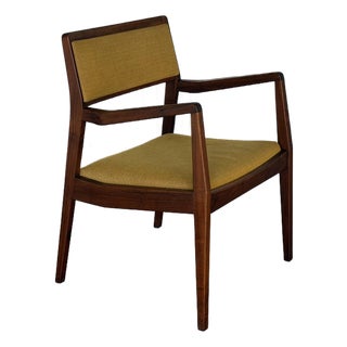 Jens Risom Playboy Chair - Model C140 - Mid Century Walnut Armchair For Sale