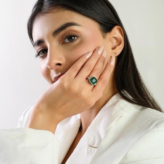 Art Deco 4.37 Carat Emerald & Baguette Diamond Ring Size 6.5 in 14k White Gold For Sale In New York - Image 6 of 13