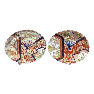 Japanese Arita Imari Porcelain Scalloped Charger Plates, 1890s, Set of 2 For Sale