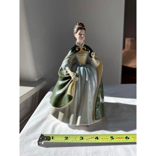 Late 20th Century Royal Doulton Figurine ~ “Première” ~ Hn 2343 For Sale - Image 9 of 11