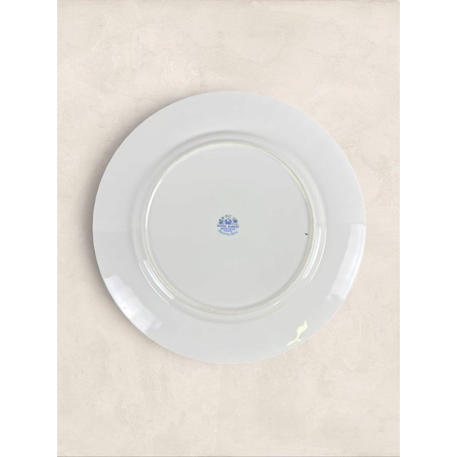 Vintage English Royal Albert Memory Lane Fine Bone China Dinner Plate An elegant vintage Royal Albert “Memory Lane” fine...