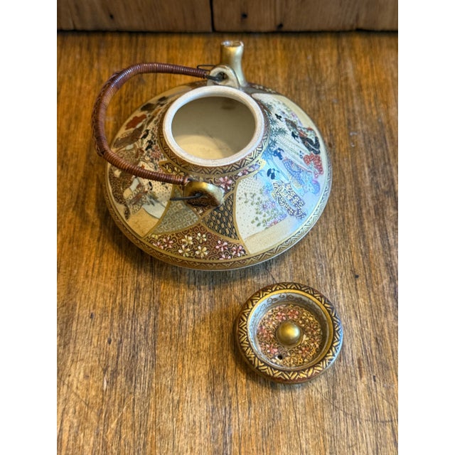 Japanese Antique Meiji Period Japanese Satsuma Tea Pot Japan, 19th Century a True Asian Beauty For Sale - Image 3 of 11