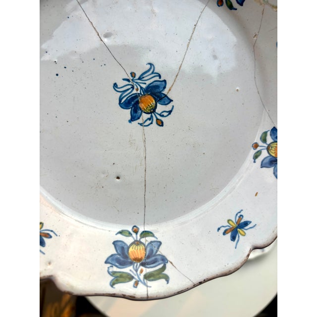 Antique Plates from Moustiers, 1760, Set of 2 For Sale - Image 3 of 18