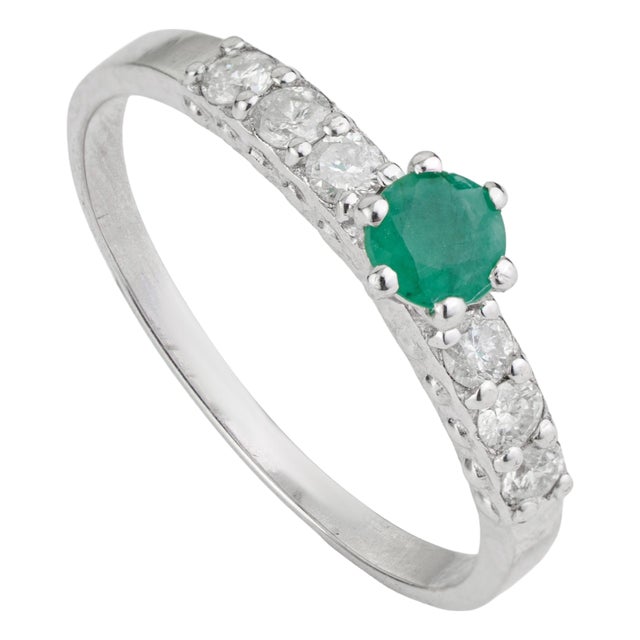 Contemporary 6 Prong Set 0.32 Ct Natural Emerald Ring and Pave Diamonds Size 7 For Sale