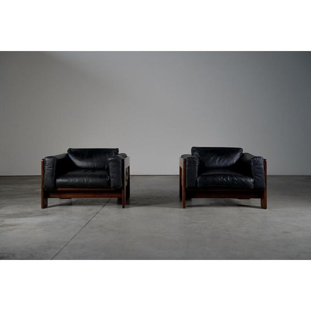 The chairs are in good original condition with some traces of usage. w 90 x d 90 x h 68 x sh 39 cm