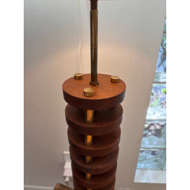 1950s Mid 20th Century Modern Wood and Brass Table Lamp For Sale - Image 5 of 6