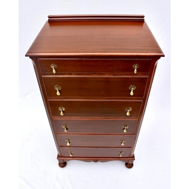 William and Mary style solid Mahogany chest of six dovetails drawers with original brass teardrop pulls & marvelous canon...
