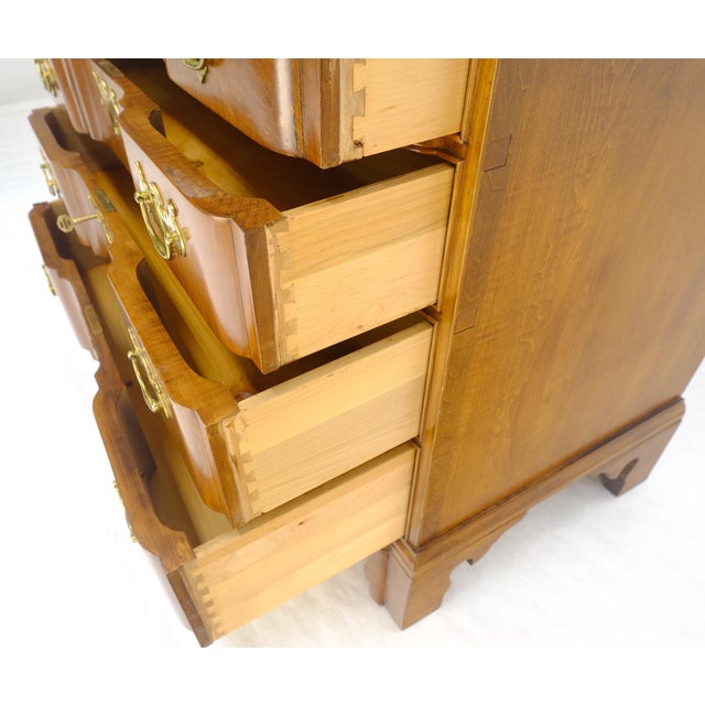 Harden Furniture Very Fine Solid Tiger Maple Block Front Bracket Feet Bachelor Dresser Chest For Sale - Image 4 of 18