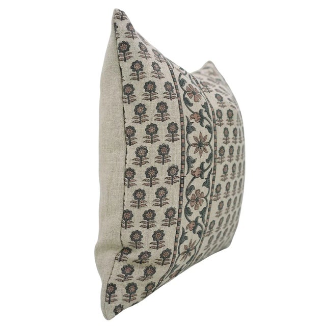 Enhance your home décor with the Fabdivine Block Print Cushion Cover, a perfect blend of tradition and craftsmanship....