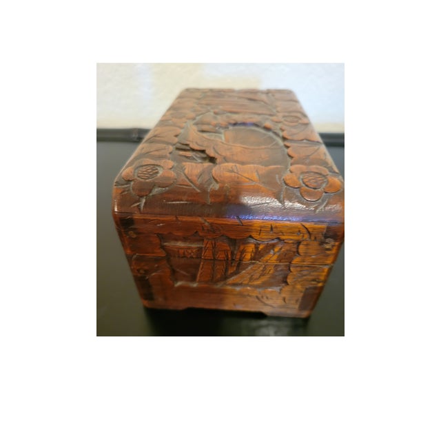 Mid-20th Century Chinese Carved Camphorwood Nested Boxes (Set of 3) by Hung Hop Chests Co. For Sale In Milwaukee - Image 6 of 18