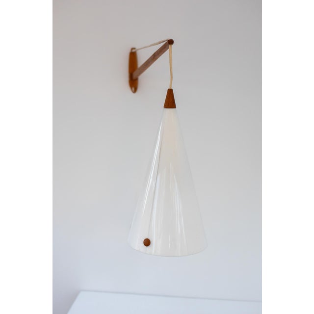 Luxus Mid-Century Swedish Wall Lamp in Teak by Uno and Östen Kristiansson for Luxus, 1960s For Sale - Image 4 of 16