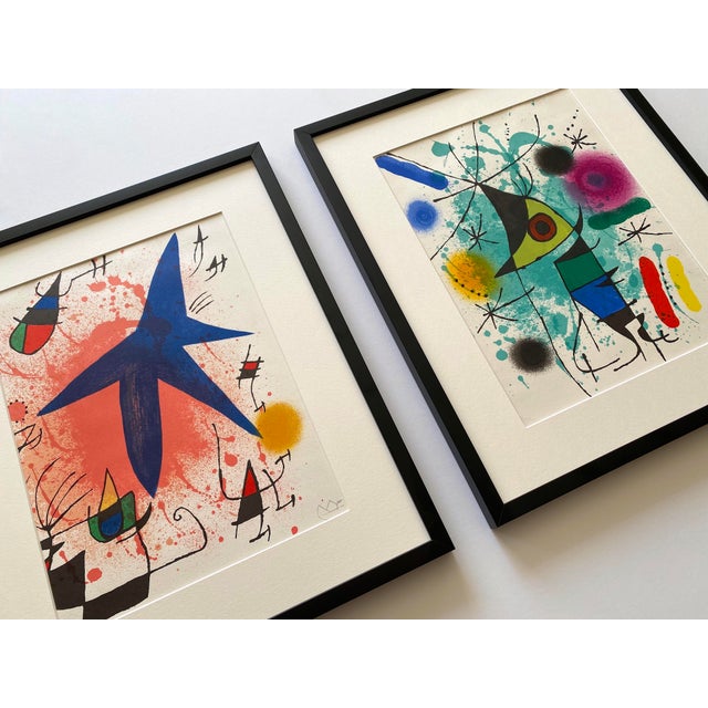 Joan Miro Vintage 1972 Mid Century Modernist Framed " Le Chanteur " and " l'Etoile Bleu " Original Lithograph Prints - Set of 2 For Sale - Image 14 of 18