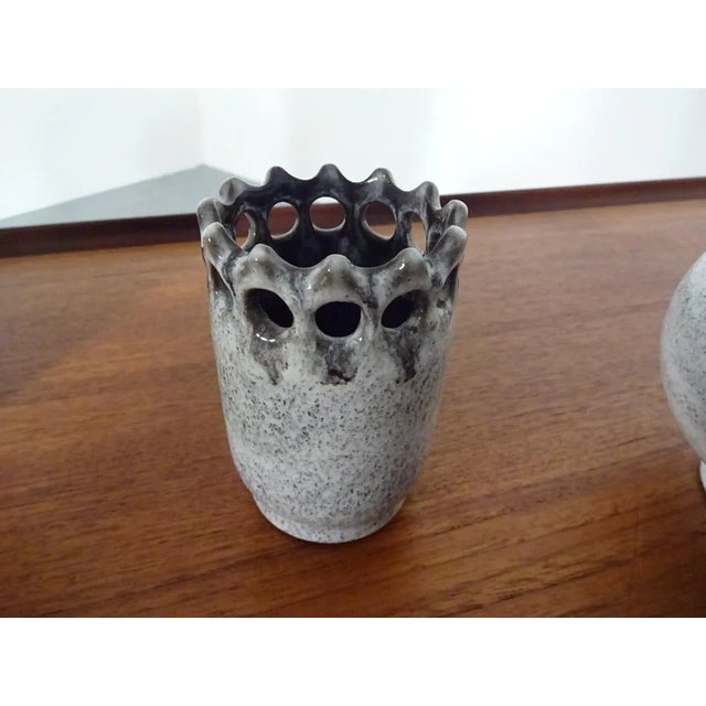 Vintage White Ceramic Vases by Hans Welling for Ceramano, 1960s, Set of 5 For Sale - Image 16 of 18