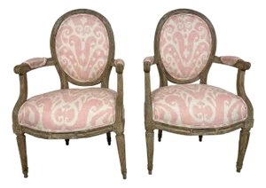 1940s French Louis XVI Style Grey Painted Armchairs in Pink Ikat Fabric - A Pair