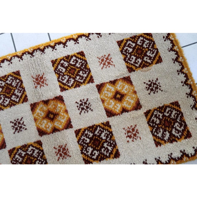 Beige 1960s Vintage French Savonnerie Rug 2.5' X 4.8' For Sale - Image 8 of 13