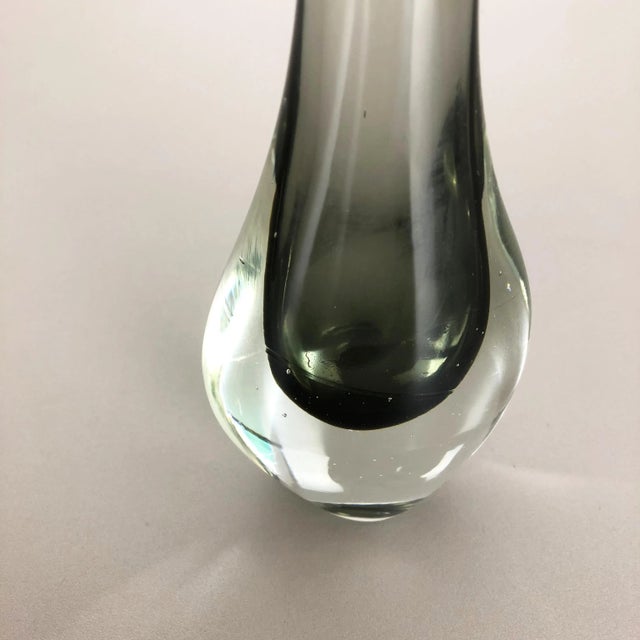 1960s Italian Grey Murano Glass Sommerso Single-Stem Vase from Flavio Poli, 1960s For Sale - Image 5 of 17