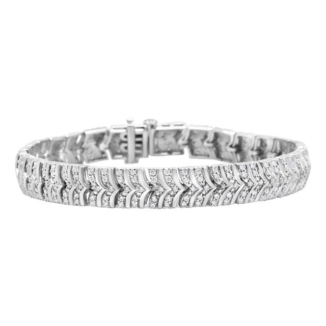 .925 Sterling Silver 3.00 Cttw Diamond Chevron Link Bracelet (I2-I3 Clarity, I-J Color) - Size 7.25" For Sale