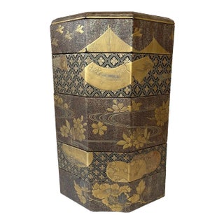 Mid 19th Century Japanese Maki-e Lacquer Stack Box Jubako For Sale