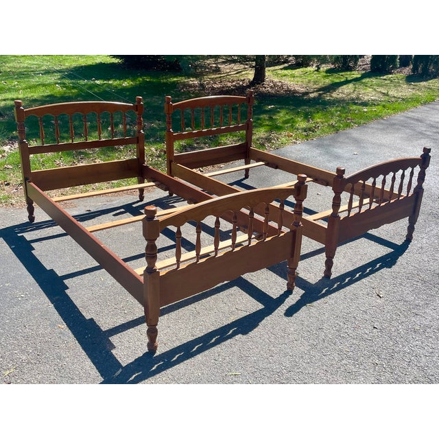 These Stickley American Colonial twin beds are a masterclass in traditional craftsmanship and timeless design. Expertly...