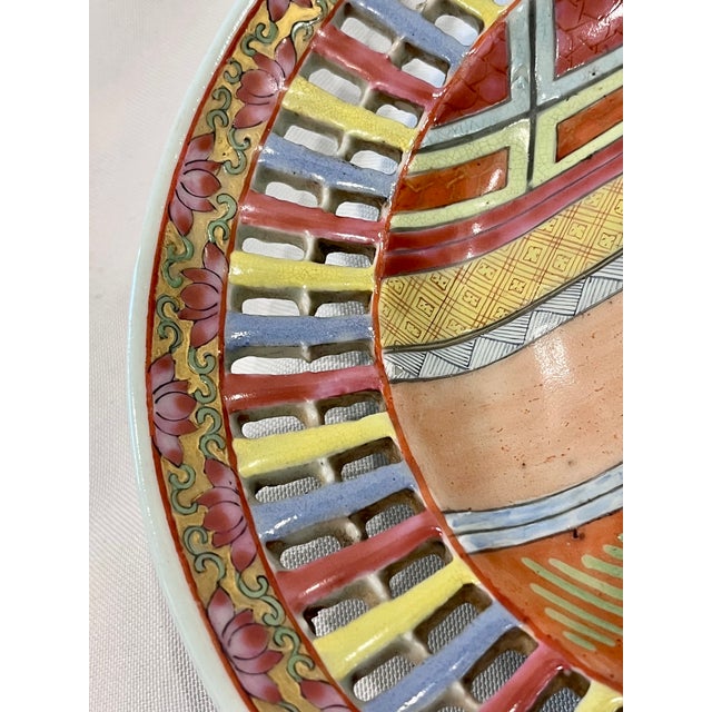 Mid 20th Century Chinese Export Famille Rose Reticulated Oval Plates - A Pair For Sale In Dallas - Image 6 of 13