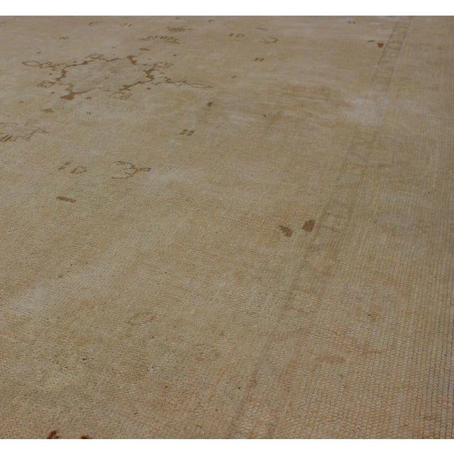 1940s Vintage Turkish Oushak Rug in Faded Taupe and Ivory With Subtle Medallion 5'1 X 7'9 For Sale - Image 5 of 7