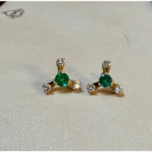 2.0 Carat Round Natural Emerald & Diamond Stud Post Earrings 14 Kt Yellow Gold For Sale In New York - Image 6 of 8
