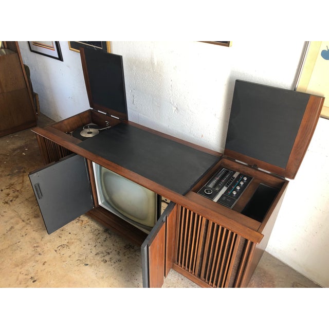 Vintage Mid-Century Modern Rca Tv Stereo Console | Chairish