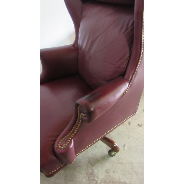 1980s 1980s Southwood Leather Burgandy Office Chair Swivel Quality For Sale - Image 5 of 12