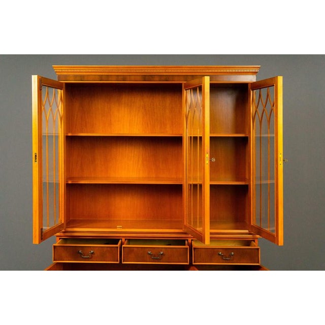 English Style Bookcase in Wood For Sale - Image 10 of 18