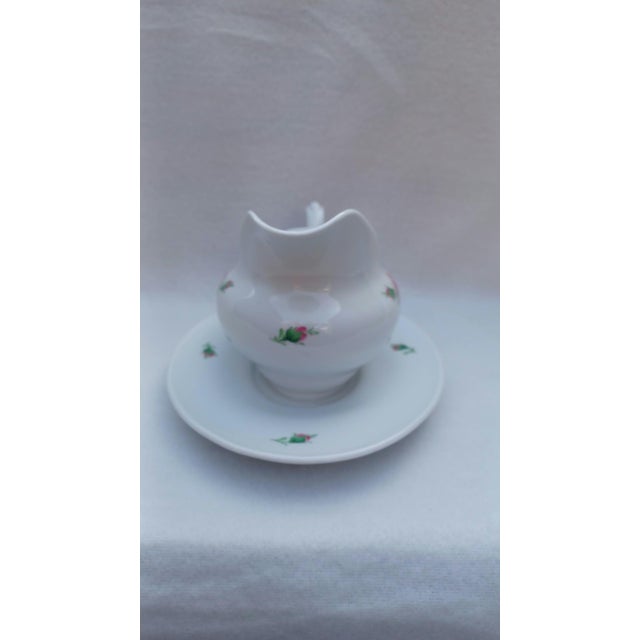 Vintage Porcelain Gravy Sauce Boat in Pink Rose Pattern from Meissen, 1970 For Sale - Image 4 of 11