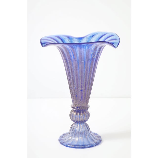 1950's Murano glass decorative vase, in vintage original condition with minor wear and patina due to age and use.