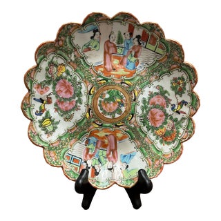 Scalloped Rose Medallion Shallow Bowl 19th Century For Sale