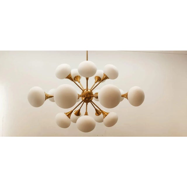 Sputnik 20-Light Pendant with Oval Glasses, in Very Good conditions. Designed 1970 to 1979 Up to 250V (Europe/UK...