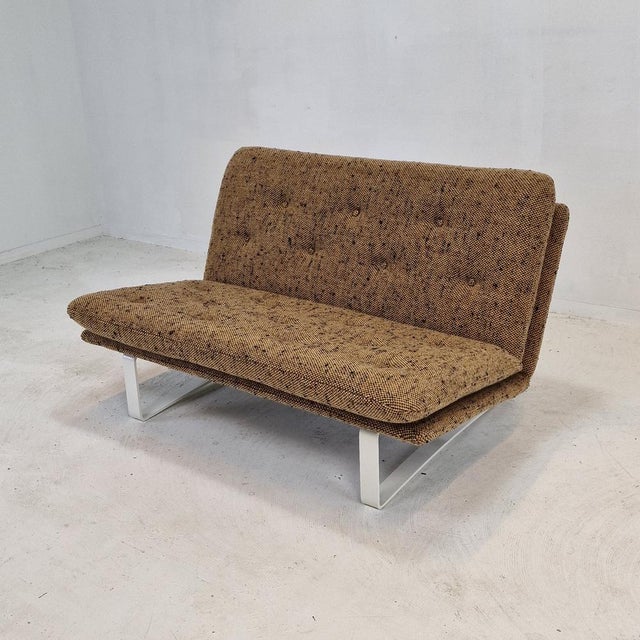 Stunning and comfortabele 2 seat sofa designed by Kho Liang Ie. Manufactured by Artifort in the 60's. Very solid and high...
