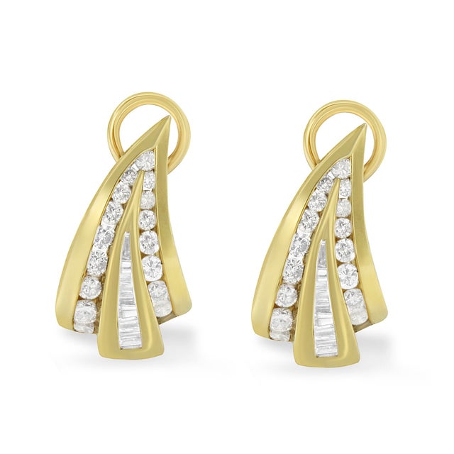 2020s 14K Yellow Gold 2-1/4 Cttw Baguette Diamond Modern Omega Huggy Earrings, Pair For Sale - Image 5 of 5