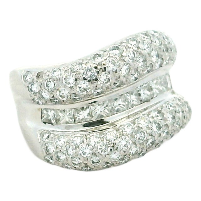Italian 18k White Gold Diamond Crossover Ring, 3.74 Carats, Size 5.75 For Sale
