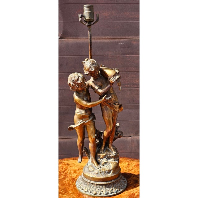 Art Nouveau 1880s Gilt Metal Spelter Figural Sculpture of Two Children Table Lamp For Sale - Image 3 of 11