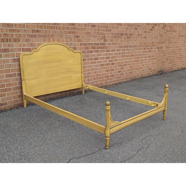 Lexington Furniture Light Yellow Vintage Regency Style Full Size Bedframe Attributed to Lexington Furniture For Sale - Image 4 of 8