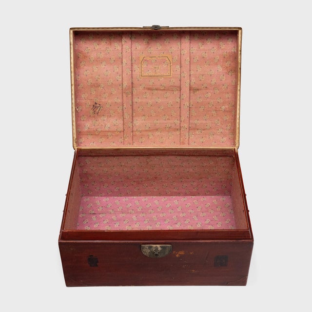 Antique Chinese Lacquered Hide Scholar's Trunk, Early 20th Century For Sale In Chicago - Image 6 of 8