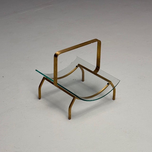 Fontana Arte, Italian Mid-Century Modern, Magazine Rack, Brass, Glass, 1970s For Sale - Image 4 of 10