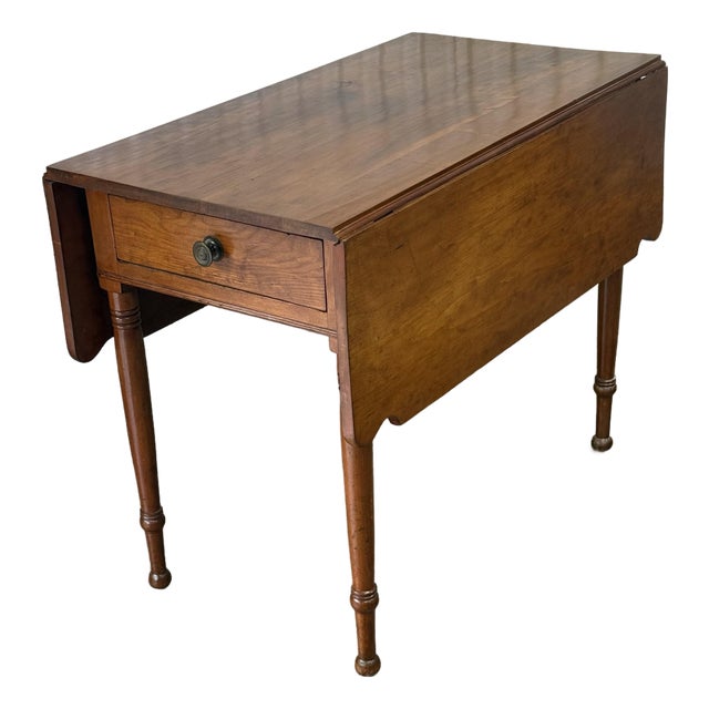 Early 19th Century Solid Cherry Dropleaf Federal Style Table For Sale