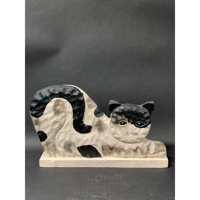 Vintage Folk Art Painted Wooden Carved Cat Sculpture For Sale In New York - Image 6 of 8