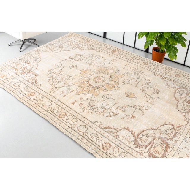 Mid 20th Century Beige Wool Floral Carpet For Sale - Image 4 of 10
